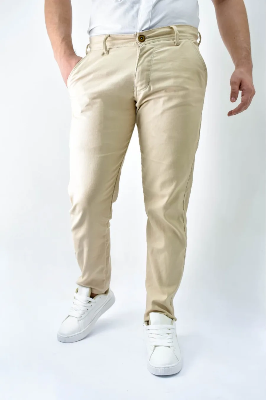 Pantalones y joggers de Jezreel
